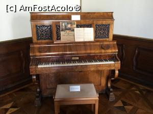 [P62] Palatul Schaezler - si o invitatie la muzica » foto by mishu
 - 
<span class="allrVoted glyphicon glyphicon-heart hidden" id="av1194129"></span>
<a class="m-l-10 hidden" id="sv1194129" onclick="voting_Foto_DelVot(,1194129,9315)" role="button">șterge vot <span class="glyphicon glyphicon-remove"></span></a>
<a id="v91194129" class=" c-red"  onclick="voting_Foto_SetVot(1194129)" role="button"><span class="glyphicon glyphicon-heart-empty"></span> <b>LIKE</b> = Votează poza</a> <img class="hidden"  id="f1194129W9" src="/imagini/loader.gif" border="0" /><span class="AjErrMes hidden" id="e1194129ErM"></span>