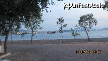 [P05] Vedere catre port din fata hotelului » foto by celeste
 - 
<span class="allrVoted glyphicon glyphicon-heart hidden" id="av219422"></span>
<a class="m-l-10 hidden" id="sv219422" onclick="voting_Foto_DelVot(,219422,9321)" role="button">șterge vot <span class="glyphicon glyphicon-remove"></span></a>
<a id="v9219422" class=" c-red"  onclick="voting_Foto_SetVot(219422)" role="button"><span class="glyphicon glyphicon-heart-empty"></span> <b>LIKE</b> = Votează poza</a> <img class="hidden"  id="f219422W9" src="/imagini/loader.gif" border="0" /><span class="AjErrMes hidden" id="e219422ErM"></span>