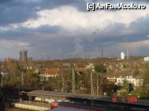 [P14] Peisaj urban Ruhr-ez: case muncitorești, o gară, clădiri industriale și vîrful unei halde: transporturi, industrie, rezidențial și ceva natură printre ele » foto by abancor
 - 
<span class="allrVoted glyphicon glyphicon-heart hidden" id="av411231"></span>
<a class="m-l-10 hidden" id="sv411231" onclick="voting_Foto_DelVot(,411231,9331)" role="button">șterge vot <span class="glyphicon glyphicon-remove"></span></a>
<a id="v9411231" class=" c-red"  onclick="voting_Foto_SetVot(411231)" role="button"><span class="glyphicon glyphicon-heart-empty"></span> <b>LIKE</b> = Votează poza</a> <img class="hidden"  id="f411231W9" src="/imagini/loader.gif" border="0" /><span class="AjErrMes hidden" id="e411231ErM"></span>