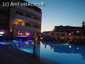 [P02] Poza piscina mare hotel Albatros seara » foto by GeoD
 - 
<span class="allrVoted glyphicon glyphicon-heart hidden" id="av1084272"></span>
<a class="m-l-10 hidden" id="sv1084272" onclick="voting_Foto_DelVot(,1084272,9348)" role="button">șterge vot <span class="glyphicon glyphicon-remove"></span></a>
<a id="v91084272" class=" c-red"  onclick="voting_Foto_SetVot(1084272)" role="button"><span class="glyphicon glyphicon-heart-empty"></span> <b>LIKE</b> = Votează poza</a> <img class="hidden"  id="f1084272W9" src="/imagini/loader.gif" border="0" /><span class="AjErrMes hidden" id="e1084272ErM"></span>