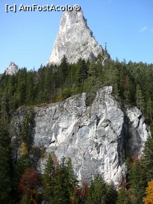 [P18] Şi... iat-o! Piatra Altarului în toată splendoarea sa » foto by Claudiu U.
 - 
<span class="allrVoted glyphicon glyphicon-heart hidden" id="av834150"></span>
<a class="m-l-10 hidden" id="sv834150" onclick="voting_Foto_DelVot(,834150,9349)" role="button">șterge vot <span class="glyphicon glyphicon-remove"></span></a>
<a id="v9834150" class=" c-red"  onclick="voting_Foto_SetVot(834150)" role="button"><span class="glyphicon glyphicon-heart-empty"></span> <b>LIKE</b> = Votează poza</a> <img class="hidden"  id="f834150W9" src="/imagini/loader.gif" border="0" /><span class="AjErrMes hidden" id="e834150ErM"></span>