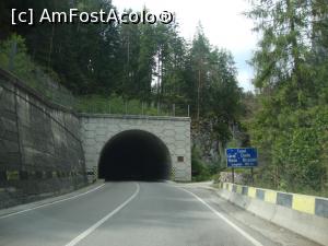 [P26] Intrăm în tunelul Lacul Roșu-Cheile Bicazului, cu lungimea de 155 de metri.  » foto by Floryn81
 - 
<span class="allrVoted glyphicon glyphicon-heart hidden" id="av737996"></span>
<a class="m-l-10 hidden" id="sv737996" onclick="voting_Foto_DelVot(,737996,9349)" role="button">șterge vot <span class="glyphicon glyphicon-remove"></span></a>
<a id="v9737996" class=" c-red"  onclick="voting_Foto_SetVot(737996)" role="button"><span class="glyphicon glyphicon-heart-empty"></span> <b>LIKE</b> = Votează poza</a> <img class="hidden"  id="f737996W9" src="/imagini/loader.gif" border="0" /><span class="AjErrMes hidden" id="e737996ErM"></span>