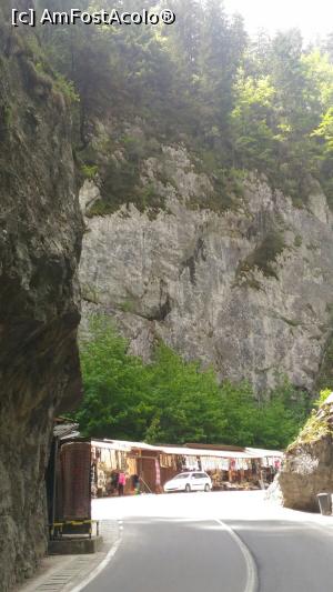 [P21] oprim la suvenire, poate cumpărăm ceva » foto by zlatna
 - 
<span class="allrVoted glyphicon glyphicon-heart hidden" id="av908766"></span>
<a class="m-l-10 hidden" id="sv908766" onclick="voting_Foto_DelVot(,908766,9349)" role="button">șterge vot <span class="glyphicon glyphicon-remove"></span></a>
<a id="v9908766" class=" c-red"  onclick="voting_Foto_SetVot(908766)" role="button"><span class="glyphicon glyphicon-heart-empty"></span> <b>LIKE</b> = Votează poza</a> <img class="hidden"  id="f908766W9" src="/imagini/loader.gif" border="0" /><span class="AjErrMes hidden" id="e908766ErM"></span>