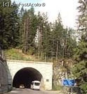 [P06] Tunel Lacul Roşu- Cheile Bicazului » foto by Michi
 - 
<span class="allrVoted glyphicon glyphicon-heart hidden" id="av1401026"></span>
<a class="m-l-10 hidden" id="sv1401026" onclick="voting_Foto_DelVot(,1401026,9349)" role="button">șterge vot <span class="glyphicon glyphicon-remove"></span></a>
<a id="v91401026" class=" c-red"  onclick="voting_Foto_SetVot(1401026)" role="button"><span class="glyphicon glyphicon-heart-empty"></span> <b>LIKE</b> = Votează poza</a> <img class="hidden"  id="f1401026W9" src="/imagini/loader.gif" border="0" /><span class="AjErrMes hidden" id="e1401026ErM"></span>