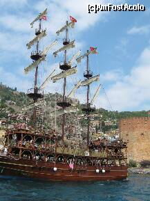 [P04] croaziera pe mare in jurul orasului Alanya » foto by rsimona
 - 
<span class="allrVoted glyphicon glyphicon-heart hidden" id="av221287"></span>
<a class="m-l-10 hidden" id="sv221287" onclick="voting_Foto_DelVot(,221287,9352)" role="button">șterge vot <span class="glyphicon glyphicon-remove"></span></a>
<a id="v9221287" class=" c-red"  onclick="voting_Foto_SetVot(221287)" role="button"><span class="glyphicon glyphicon-heart-empty"></span> <b>LIKE</b> = Votează poza</a> <img class="hidden"  id="f221287W9" src="/imagini/loader.gif" border="0" /><span class="AjErrMes hidden" id="e221287ErM"></span>