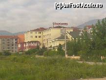 [P01] Hotelul văzut din mașină de pe D650 » foto by nicole33
 - 
<span class="allrVoted glyphicon glyphicon-heart hidden" id="av222015"></span>
<a class="m-l-10 hidden" id="sv222015" onclick="voting_Foto_DelVot(,222015,9368)" role="button">șterge vot <span class="glyphicon glyphicon-remove"></span></a>
<a id="v9222015" class=" c-red"  onclick="voting_Foto_SetVot(222015)" role="button"><span class="glyphicon glyphicon-heart-empty"></span> <b>LIKE</b> = Votează poza</a> <img class="hidden"  id="f222015W9" src="/imagini/loader.gif" border="0" /><span class="AjErrMes hidden" id="e222015ErM"></span>