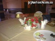 [P14] masa frumos decorata. in spate, intrarea in restaurant » foto by nicole33
 - 
<span class="allrVoted glyphicon glyphicon-heart hidden" id="av222041"></span>
<a class="m-l-10 hidden" id="sv222041" onclick="voting_Foto_DelVot(,222041,9368)" role="button">șterge vot <span class="glyphicon glyphicon-remove"></span></a>
<a id="v9222041" class=" c-red"  onclick="voting_Foto_SetVot(222041)" role="button"><span class="glyphicon glyphicon-heart-empty"></span> <b>LIKE</b> = Votează poza</a> <img class="hidden"  id="f222041W9" src="/imagini/loader.gif" border="0" /><span class="AjErrMes hidden" id="e222041ErM"></span>