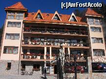 [P12] Hotel Cumpatu Sinaia - vedere din fata hotelului, unde este si parcarea (monitorizata video) » foto by dariac
 - 
<span class="allrVoted glyphicon glyphicon-heart hidden" id="av255697"></span>
<a class="m-l-10 hidden" id="sv255697" onclick="voting_Foto_DelVot(,255697,9376)" role="button">șterge vot <span class="glyphicon glyphicon-remove"></span></a>
<a id="v9255697" class=" c-red"  onclick="voting_Foto_SetVot(255697)" role="button"><span class="glyphicon glyphicon-heart-empty"></span> <b>LIKE</b> = Votează poza</a> <img class="hidden"  id="f255697W9" src="/imagini/loader.gif" border="0" /><span class="AjErrMes hidden" id="e255697ErM"></span>