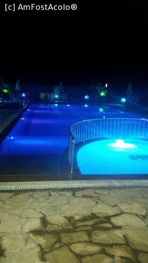 [P05] Piscina seara » foto by klarika
 - 
<span class="allrVoted glyphicon glyphicon-heart hidden" id="av798805"></span>
<a class="m-l-10 hidden" id="sv798805" onclick="voting_Foto_DelVot(,798805,9391)" role="button">șterge vot <span class="glyphicon glyphicon-remove"></span></a>
<a id="v9798805" class=" c-red"  onclick="voting_Foto_SetVot(798805)" role="button"><span class="glyphicon glyphicon-heart-empty"></span> <b>LIKE</b> = Votează poza</a> <img class="hidden"  id="f798805W9" src="/imagini/loader.gif" border="0" /><span class="AjErrMes hidden" id="e798805ErM"></span>