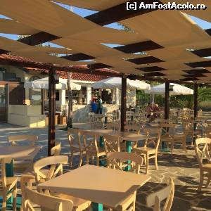 [P06] bar la plaja si loc de luat pranzul in acelasi timp » foto by lazgab
 - 
<span class="allrVoted glyphicon glyphicon-heart hidden" id="av643736"></span>
<a class="m-l-10 hidden" id="sv643736" onclick="voting_Foto_DelVot(,643736,9399)" role="button">șterge vot <span class="glyphicon glyphicon-remove"></span></a>
<a id="v9643736" class=" c-red"  onclick="voting_Foto_SetVot(643736)" role="button"><span class="glyphicon glyphicon-heart-empty"></span> <b>LIKE</b> = Votează poza</a> <img class="hidden"  id="f643736W9" src="/imagini/loader.gif" border="0" /><span class="AjErrMes hidden" id="e643736ErM"></span>