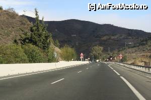 [P16] Drumul spre Granada: A-45. Din când în când limitări de viteză datorate îngustării drumului sau a curbelor periculoase.  » foto by le_maitre
 - 
<span class="allrVoted glyphicon glyphicon-heart hidden" id="av487049"></span>
<a class="m-l-10 hidden" id="sv487049" onclick="voting_Foto_DelVot(,487049,9427)" role="button">șterge vot <span class="glyphicon glyphicon-remove"></span></a>
<a id="v9487049" class=" c-red"  onclick="voting_Foto_SetVot(487049)" role="button"><span class="glyphicon glyphicon-heart-empty"></span> <b>LIKE</b> = Votează poza</a> <img class="hidden"  id="f487049W9" src="/imagini/loader.gif" border="0" /><span class="AjErrMes hidden" id="e487049ErM"></span>
