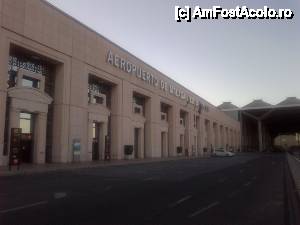 [P43] Aeroportul din Malaga, la una dintre ieșirile din uriașa parcare supraetajată, cu fața spre terminalul de Plecări.  » foto by le_maitre
 - 
<span class="allrVoted glyphicon glyphicon-heart hidden" id="av487076"></span>
<a class="m-l-10 hidden" id="sv487076" onclick="voting_Foto_DelVot(,487076,9427)" role="button">șterge vot <span class="glyphicon glyphicon-remove"></span></a>
<a id="v9487076" class=" c-red"  onclick="voting_Foto_SetVot(487076)" role="button"><span class="glyphicon glyphicon-heart-empty"></span> <b>LIKE</b> = Votează poza</a> <img class="hidden"  id="f487076W9" src="/imagini/loader.gif" border="0" /><span class="AjErrMes hidden" id="e487076ErM"></span>