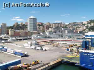 [P04] Portul Genova » foto by Mika
 - 
<span class="allrVoted glyphicon glyphicon-heart hidden" id="av804071"></span>
<a class="m-l-10 hidden" id="sv804071" onclick="voting_Foto_DelVot(,804071,9427)" role="button">șterge vot <span class="glyphicon glyphicon-remove"></span></a>
<a id="v9804071" class=" c-red"  onclick="voting_Foto_SetVot(804071)" role="button"><span class="glyphicon glyphicon-heart-empty"></span> <b>LIKE</b> = Votează poza</a> <img class="hidden"  id="f804071W9" src="/imagini/loader.gif" border="0" /><span class="AjErrMes hidden" id="e804071ErM"></span>