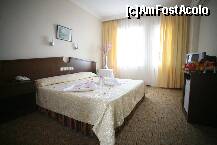 [P15] Fotografii oficiale, de prezentare / Camera dubla standard (cu pat matrimonial) » foto by MihaelaC
 - 
<span class="allrVoted glyphicon glyphicon-heart hidden" id="av231252"></span>
<a class="m-l-10 hidden" id="sv231252" onclick="voting_Foto_DelVot(,231252,9430)" role="button">șterge vot <span class="glyphicon glyphicon-remove"></span></a>
<a id="v9231252" class=" c-red"  onclick="voting_Foto_SetVot(231252)" role="button"><span class="glyphicon glyphicon-heart-empty"></span> <b>LIKE</b> = Votează poza</a> <img class="hidden"  id="f231252W9" src="/imagini/loader.gif" border="0" /><span class="AjErrMes hidden" id="e231252ErM"></span>