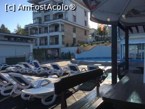 [P14] Terasa, piscina, resaurantul, corp B.  » foto by RossoNerro
 - 
<span class="allrVoted glyphicon glyphicon-heart hidden" id="av905715"></span>
<a class="m-l-10 hidden" id="sv905715" onclick="voting_Foto_DelVot(,905715,9443)" role="button">șterge vot <span class="glyphicon glyphicon-remove"></span></a>
<a id="v9905715" class=" c-red"  onclick="voting_Foto_SetVot(905715)" role="button"><span class="glyphicon glyphicon-heart-empty"></span> <b>LIKE</b> = Votează poza</a> <img class="hidden"  id="f905715W9" src="/imagini/loader.gif" border="0" /><span class="AjErrMes hidden" id="e905715ErM"></span>