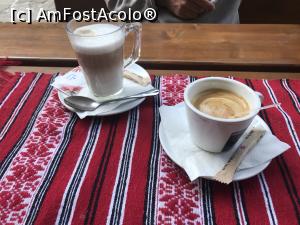 [P07] Mâncare gustoasă într-un peisaj de vis - la un espresso Lavazza şi un cappuccino » foto by nicole33
 - 
<span class="allrVoted glyphicon glyphicon-heart hidden" id="av1082325"></span>
<a class="m-l-10 hidden" id="sv1082325" onclick="voting_Foto_DelVot(,1082325,9447)" role="button">șterge vot <span class="glyphicon glyphicon-remove"></span></a>
<a id="v91082325" class=" c-red"  onclick="voting_Foto_SetVot(1082325)" role="button"><span class="glyphicon glyphicon-heart-empty"></span> <b>LIKE</b> = Votează poza</a> <img class="hidden"  id="f1082325W9" src="/imagini/loader.gif" border="0" /><span class="AjErrMes hidden" id="e1082325ErM"></span>