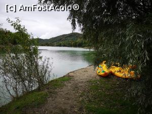 [P15] Lacul și caiacele » foto by crismis
 - 
<span class="allrVoted glyphicon glyphicon-heart hidden" id="av1214247"></span>
<a class="m-l-10 hidden" id="sv1214247" onclick="voting_Foto_DelVot(,1214247,9447)" role="button">șterge vot <span class="glyphicon glyphicon-remove"></span></a>
<a id="v91214247" class=" c-red"  onclick="voting_Foto_SetVot(1214247)" role="button"><span class="glyphicon glyphicon-heart-empty"></span> <b>LIKE</b> = Votează poza</a> <img class="hidden"  id="f1214247W9" src="/imagini/loader.gif" border="0" /><span class="AjErrMes hidden" id="e1214247ErM"></span>