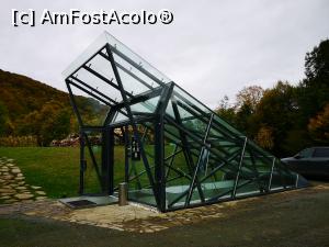 [P04] Intrarea „de metrou” în pensiune » foto by crismis
 - 
<span class="allrVoted glyphicon glyphicon-heart hidden" id="av1214236"></span>
<a class="m-l-10 hidden" id="sv1214236" onclick="voting_Foto_DelVot(,1214236,9447)" role="button">șterge vot <span class="glyphicon glyphicon-remove"></span></a>
<a id="v91214236" class=" c-red"  onclick="voting_Foto_SetVot(1214236)" role="button"><span class="glyphicon glyphicon-heart-empty"></span> <b>LIKE</b> = Votează poza</a> <img class="hidden"  id="f1214236W9" src="/imagini/loader.gif" border="0" /><span class="AjErrMes hidden" id="e1214236ErM"></span>