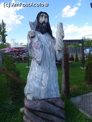 [P17] Sculpturi de mari dimensiuni marchează terasa. » foto by tata123 🔱
 - 
<span class="allrVoted glyphicon glyphicon-heart hidden" id="av1226126"></span>
<a class="m-l-10 hidden" id="sv1226126" onclick="voting_Foto_DelVot(,1226126,9447)" role="button">șterge vot <span class="glyphicon glyphicon-remove"></span></a>
<a id="v91226126" class=" c-red"  onclick="voting_Foto_SetVot(1226126)" role="button"><span class="glyphicon glyphicon-heart-empty"></span> <b>LIKE</b> = Votează poza</a> <img class="hidden"  id="f1226126W9" src="/imagini/loader.gif" border="0" /><span class="AjErrMes hidden" id="e1226126ErM"></span>