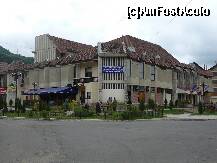 [P01] Casa de cultura. Se pot vedea si diversele “firme” ce nu ar trebui sa fie acolo » foto by Claudiu U.
 - 
<span class="allrVoted glyphicon glyphicon-heart hidden" id="av226713"></span>
<a class="m-l-10 hidden" id="sv226713" onclick="voting_Foto_DelVot(,226713,9473)" role="button">șterge vot <span class="glyphicon glyphicon-remove"></span></a>
<a id="v9226713" class=" c-red"  onclick="voting_Foto_SetVot(226713)" role="button"><span class="glyphicon glyphicon-heart-empty"></span> <b>LIKE</b> = Votează poza</a> <img class="hidden"  id="f226713W9" src="/imagini/loader.gif" border="0" /><span class="AjErrMes hidden" id="e226713ErM"></span>