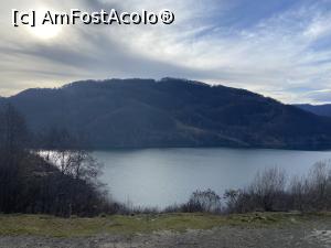 [P07] Lacul Siriu - vedere de la Popasul Siriu » foto by nicole33
 - 
<span class="allrVoted glyphicon glyphicon-heart hidden" id="av1341864"></span>
<a class="m-l-10 hidden" id="sv1341864" onclick="voting_Foto_DelVot(,1341864,9473)" role="button">șterge vot <span class="glyphicon glyphicon-remove"></span></a>
<a id="v91341864" class=" c-red"  onclick="voting_Foto_SetVot(1341864)" role="button"><span class="glyphicon glyphicon-heart-empty"></span> <b>LIKE</b> = Votează poza</a> <img class="hidden"  id="f1341864W9" src="/imagini/loader.gif" border="0" /><span class="AjErrMes hidden" id="e1341864ErM"></span>
