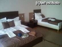 [P01] aspect din apartament, se vad patul matrimonial si unul din cele doua paturi single » foto by TORA INGRID
 - 
<span class="allrVoted glyphicon glyphicon-heart hidden" id="av227483"></span>
<a class="m-l-10 hidden" id="sv227483" onclick="voting_Foto_DelVot(,227483,9487)" role="button">șterge vot <span class="glyphicon glyphicon-remove"></span></a>
<a id="v9227483" class=" c-red"  onclick="voting_Foto_SetVot(227483)" role="button"><span class="glyphicon glyphicon-heart-empty"></span> <b>LIKE</b> = Votează poza</a> <img class="hidden"  id="f227483W9" src="/imagini/loader.gif" border="0" /><span class="AjErrMes hidden" id="e227483ErM"></span>