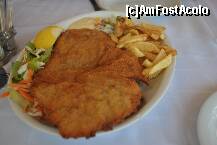 [P23] Sarti-papa bun 2- Vienna Snitzel cum spuneau grecii -6 euro » foto by kanza
 - 
<span class="allrVoted glyphicon glyphicon-heart hidden" id="av227511"></span>
<a class="m-l-10 hidden" id="sv227511" onclick="voting_Foto_DelVot(,227511,9488)" role="button">șterge vot <span class="glyphicon glyphicon-remove"></span></a>
<a id="v9227511" class=" c-red"  onclick="voting_Foto_SetVot(227511)" role="button"><span class="glyphicon glyphicon-heart-empty"></span> <b>LIKE</b> = Votează poza</a> <img class="hidden"  id="f227511W9" src="/imagini/loader.gif" border="0" /><span class="AjErrMes hidden" id="e227511ErM"></span>