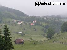 [P16] Sus, la Fundata-Cheile Gradistei » foto by Tzutzuricu40
 - 
<span class="allrVoted glyphicon glyphicon-heart hidden" id="av244128"></span>
<a class="m-l-10 hidden" id="sv244128" onclick="voting_Foto_DelVot(,244128,9491)" role="button">șterge vot <span class="glyphicon glyphicon-remove"></span></a>
<a id="v9244128" class=" c-red"  onclick="voting_Foto_SetVot(244128)" role="button"><span class="glyphicon glyphicon-heart-empty"></span> <b>LIKE</b> = Votează poza</a> <img class="hidden"  id="f244128W9" src="/imagini/loader.gif" border="0" /><span class="AjErrMes hidden" id="e244128ErM"></span>