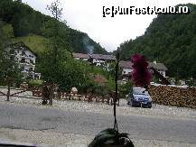 [P05] Priveliste din restaurant catre parcare » foto by Tzutzuricu40
 - 
<span class="allrVoted glyphicon glyphicon-heart hidden" id="av244115"></span>
<a class="m-l-10 hidden" id="sv244115" onclick="voting_Foto_DelVot(,244115,9491)" role="button">șterge vot <span class="glyphicon glyphicon-remove"></span></a>
<a id="v9244115" class=" c-red"  onclick="voting_Foto_SetVot(244115)" role="button"><span class="glyphicon glyphicon-heart-empty"></span> <b>LIKE</b> = Votează poza</a> <img class="hidden"  id="f244115W9" src="/imagini/loader.gif" border="0" /><span class="AjErrMes hidden" id="e244115ErM"></span>