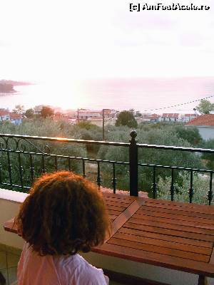 [P03] Golful Chrissy Ammoudia vazut de la balconul camerei, peste gradinile de maslini.  » foto by calatorul
 - 
<span class="allrVoted glyphicon glyphicon-heart hidden" id="av561973"></span>
<a class="m-l-10 hidden" id="sv561973" onclick="voting_Foto_DelVot(,561973,9496)" role="button">șterge vot <span class="glyphicon glyphicon-remove"></span></a>
<a id="v9561973" class=" c-red"  onclick="voting_Foto_SetVot(561973)" role="button"><span class="glyphicon glyphicon-heart-empty"></span> <b>LIKE</b> = Votează poza</a> <img class="hidden"  id="f561973W9" src="/imagini/loader.gif" border="0" /><span class="AjErrMes hidden" id="e561973ErM"></span>