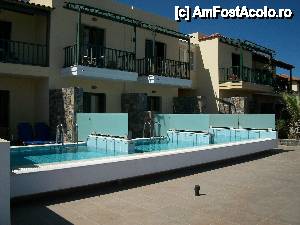 [P06] camere cu piscina proprie » foto by loreley
 - 
<span class="allrVoted glyphicon glyphicon-heart hidden" id="av443092"></span>
<a class="m-l-10 hidden" id="sv443092" onclick="voting_Foto_DelVot(,443092,9512)" role="button">șterge vot <span class="glyphicon glyphicon-remove"></span></a>
<a id="v9443092" class=" c-red"  onclick="voting_Foto_SetVot(443092)" role="button"><span class="glyphicon glyphicon-heart-empty"></span> <b>LIKE</b> = Votează poza</a> <img class="hidden"  id="f443092W9" src="/imagini/loader.gif" border="0" /><span class="AjErrMes hidden" id="e443092ErM"></span>