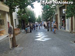 [P29] Zona comerciala in orasul Agios » foto by VOIAJ
 - 
<span class="allrVoted glyphicon glyphicon-heart hidden" id="av480277"></span>
<a class="m-l-10 hidden" id="sv480277" onclick="voting_Foto_DelVot(,480277,9512)" role="button">șterge vot <span class="glyphicon glyphicon-remove"></span></a>
<a id="v9480277" class=" c-red"  onclick="voting_Foto_SetVot(480277)" role="button"><span class="glyphicon glyphicon-heart-empty"></span> <b>LIKE</b> = Votează poza</a> <img class="hidden"  id="f480277W9" src="/imagini/loader.gif" border="0" /><span class="AjErrMes hidden" id="e480277ErM"></span>