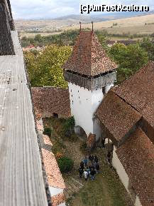 [P21] Viscri - Biserica cetate. Turnul Poarta si partial bastionul sudic, vedere din turnul bisericii. » foto by iulianic
 - 
<span class="allrVoted glyphicon glyphicon-heart hidden" id="av269093"></span>
<a class="m-l-10 hidden" id="sv269093" onclick="voting_Foto_DelVot(,269093,9553)" role="button">șterge vot <span class="glyphicon glyphicon-remove"></span></a>
<a id="v9269093" class=" c-red"  onclick="voting_Foto_SetVot(269093)" role="button"><span class="glyphicon glyphicon-heart-empty"></span> <b>LIKE</b> = Votează poza</a> <img class="hidden"  id="f269093W9" src="/imagini/loader.gif" border="0" /><span class="AjErrMes hidden" id="e269093ErM"></span>