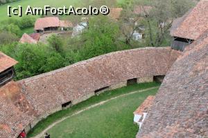 [P20] Viscri, Biserica Evanghelică Fortificată, Zidul de apărare văzut din Turnul Bisericii » foto by mprofeanu
 - 
<span class="allrVoted glyphicon glyphicon-heart hidden" id="av1176298"></span>
<a class="m-l-10 hidden" id="sv1176298" onclick="voting_Foto_DelVot(,1176298,9553)" role="button">șterge vot <span class="glyphicon glyphicon-remove"></span></a>
<a id="v91176298" class=" c-red"  onclick="voting_Foto_SetVot(1176298)" role="button"><span class="glyphicon glyphicon-heart-empty"></span> <b>LIKE</b> = Votează poza</a> <img class="hidden"  id="f1176298W9" src="/imagini/loader.gif" border="0" /><span class="AjErrMes hidden" id="e1176298ErM"></span>