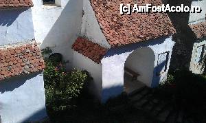 [P17] Intrarea în biserica evanghelică, văzută de la etajul II al muzeului. Biserica Fortificată Viscri, jud. Braşov.  » foto by traian.leuca †
 - 
<span class="allrVoted glyphicon glyphicon-heart hidden" id="av473081"></span>
<a class="m-l-10 hidden" id="sv473081" onclick="voting_Foto_DelVot(,473081,9553)" role="button">șterge vot <span class="glyphicon glyphicon-remove"></span></a>
<a id="v9473081" class=" c-red"  onclick="voting_Foto_SetVot(473081)" role="button"><span class="glyphicon glyphicon-heart-empty"></span> <b>LIKE</b> = Votează poza</a> <img class="hidden"  id="f473081W9" src="/imagini/loader.gif" border="0" /><span class="AjErrMes hidden" id="e473081ErM"></span>
