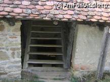 [P23] Cetatea si biserica fortificata Viscri - o intrare mica si scarile; vedeti ce mica e intrarea? » foto by biancuta
 - 
<span class="allrVoted glyphicon glyphicon-heart hidden" id="av68990"></span>
<a class="m-l-10 hidden" id="sv68990" onclick="voting_Foto_DelVot(,68990,9553)" role="button">șterge vot <span class="glyphicon glyphicon-remove"></span></a>
<a id="v968990" class=" c-red"  onclick="voting_Foto_SetVot(68990)" role="button"><span class="glyphicon glyphicon-heart-empty"></span> <b>LIKE</b> = Votează poza</a> <img class="hidden"  id="f68990W9" src="/imagini/loader.gif" border="0" /><span class="AjErrMes hidden" id="e68990ErM"></span>