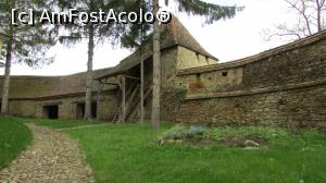 [P04] Interiorul fortificațiilor de la Criț; sub acestea se poate vizita un mic muzeu al satului » foto by crismis
 - 
<span class="allrVoted glyphicon glyphicon-heart hidden" id="av736437"></span>
<a class="m-l-10 hidden" id="sv736437" onclick="voting_Foto_DelVot(,736437,9553)" role="button">șterge vot <span class="glyphicon glyphicon-remove"></span></a>
<a id="v9736437" class=" c-red"  onclick="voting_Foto_SetVot(736437)" role="button"><span class="glyphicon glyphicon-heart-empty"></span> <b>LIKE</b> = Votează poza</a> <img class="hidden"  id="f736437W9" src="/imagini/loader.gif" border="0" /><span class="AjErrMes hidden" id="e736437ErM"></span>