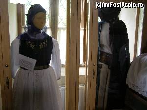 [P34] Evadare in trecut: Viscri - Costume populare sasesti de sarbatoare, expuse in muzeul Bisericii Albe » foto by RoF*
 - 
<span class="allrVoted glyphicon glyphicon-heart hidden" id="av516769"></span>
<a class="m-l-10 hidden" id="sv516769" onclick="voting_Foto_DelVot(,516769,9553)" role="button">șterge vot <span class="glyphicon glyphicon-remove"></span></a>
<a id="v9516769" class=" c-red"  onclick="voting_Foto_SetVot(516769)" role="button"><span class="glyphicon glyphicon-heart-empty"></span> <b>LIKE</b> = Votează poza</a> <img class="hidden"  id="f516769W9" src="/imagini/loader.gif" border="0" /><span class="AjErrMes hidden" id="e516769ErM"></span>