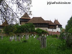 [P37] Evadare in trecut: Viscri - Biserica Alba vazuta din strada » foto by RoF*
 - 
<span class="allrVoted glyphicon glyphicon-heart hidden" id="av516772"></span>
<a class="m-l-10 hidden" id="sv516772" onclick="voting_Foto_DelVot(,516772,9553)" role="button">șterge vot <span class="glyphicon glyphicon-remove"></span></a>
<a id="v9516772" class=" c-red"  onclick="voting_Foto_SetVot(516772)" role="button"><span class="glyphicon glyphicon-heart-empty"></span> <b>LIKE</b> = Votează poza</a> <img class="hidden"  id="f516772W9" src="/imagini/loader.gif" border="0" /><span class="AjErrMes hidden" id="e516772ErM"></span>