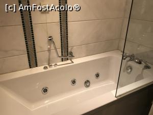 [P17] Selectum Luxury - Romantic şi sexy - cada de baie cu hidromasaj » foto by nicole33
 - 
<span class="allrVoted glyphicon glyphicon-heart hidden" id="av979253"></span>
<a class="m-l-10 hidden" id="sv979253" onclick="voting_Foto_DelVot(,979253,9610)" role="button">șterge vot <span class="glyphicon glyphicon-remove"></span></a>
<a id="v9979253" class=" c-red"  onclick="voting_Foto_SetVot(979253)" role="button"><span class="glyphicon glyphicon-heart-empty"></span> <b>LIKE</b> = Votează poza</a> <img class="hidden"  id="f979253W9" src="/imagini/loader.gif" border="0" /><span class="AjErrMes hidden" id="e979253ErM"></span>