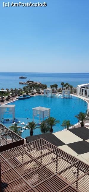[P31] Piscina și marea văzute de la balcon . » foto by moraru marian
 - 
<span class="allrVoted glyphicon glyphicon-heart hidden" id="av1182506"></span>
<a class="m-l-10 hidden" id="sv1182506" onclick="voting_Foto_DelVot(,1182506,9610)" role="button">șterge vot <span class="glyphicon glyphicon-remove"></span></a>
<a id="v91182506" class=" c-red"  onclick="voting_Foto_SetVot(1182506)" role="button"><span class="glyphicon glyphicon-heart-empty"></span> <b>LIKE</b> = Votează poza</a> <img class="hidden"  id="f1182506W9" src="/imagini/loader.gif" border="0" /><span class="AjErrMes hidden" id="e1182506ErM"></span>