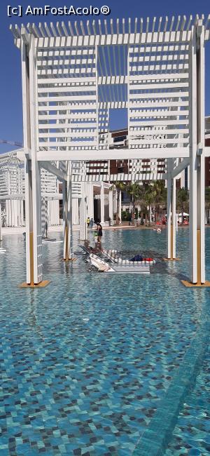 [P08] Piscina centrală . » foto by moraru marian
 - 
<span class="allrVoted glyphicon glyphicon-heart hidden" id="av1182483"></span>
<a class="m-l-10 hidden" id="sv1182483" onclick="voting_Foto_DelVot(,1182483,9610)" role="button">șterge vot <span class="glyphicon glyphicon-remove"></span></a>
<a id="v91182483" class=" c-red"  onclick="voting_Foto_SetVot(1182483)" role="button"><span class="glyphicon glyphicon-heart-empty"></span> <b>LIKE</b> = Votează poza</a> <img class="hidden"  id="f1182483W9" src="/imagini/loader.gif" border="0" /><span class="AjErrMes hidden" id="e1182483ErM"></span>