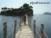 [P14] Insula Agios Sostis, separata de Zakynthos de un cutremur. Are o vegetatie minunata si acea mica plaja din fotografia anterioara.Se afla la odoar 2 km de Laganas. » foto by moni_aia_mica
 - 
<span class="allrVoted glyphicon glyphicon-heart hidden" id="av257672"></span>
<a class="m-l-10 hidden" id="sv257672" onclick="voting_Foto_DelVot(,257672,9636)" role="button">șterge vot <span class="glyphicon glyphicon-remove"></span></a>
<a id="v9257672" class=" c-red"  onclick="voting_Foto_SetVot(257672)" role="button"><span class="glyphicon glyphicon-heart-empty"></span> <b>LIKE</b> = Votează poza</a> <img class="hidden"  id="f257672W9" src="/imagini/loader.gif" border="0" /><span class="AjErrMes hidden" id="e257672ErM"></span>