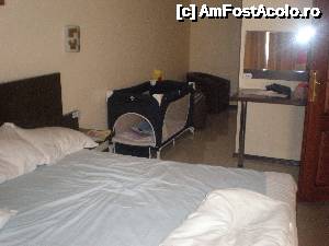 [P03] hotel fortuna, eforie nord, dormitorul (cu pat matrimonial, 2 noptiere, 2 fotolii, masuta cafea, optional patut pt copil- pt care nu am platit)  » foto by kathya*
 - 
<span class="allrVoted glyphicon glyphicon-heart hidden" id="av502820"></span>
<a class="m-l-10 hidden" id="sv502820" onclick="voting_Foto_DelVot(,502820,9637)" role="button">șterge vot <span class="glyphicon glyphicon-remove"></span></a>
<a id="v9502820" class=" c-red"  onclick="voting_Foto_SetVot(502820)" role="button"><span class="glyphicon glyphicon-heart-empty"></span> <b>LIKE</b> = Votează poza</a> <img class="hidden"  id="f502820W9" src="/imagini/loader.gif" border="0" /><span class="AjErrMes hidden" id="e502820ErM"></span>