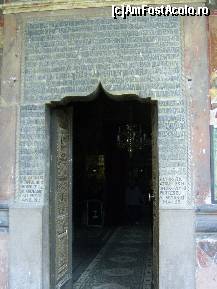 [P08] Manastirea Caldarusani, biserica, pisania. » foto by andrei44*
 - 
<span class="allrVoted glyphicon glyphicon-heart hidden" id="av306331"></span>
<a class="m-l-10 hidden" id="sv306331" onclick="voting_Foto_DelVot(,306331,9639)" role="button">șterge vot <span class="glyphicon glyphicon-remove"></span></a>
<a id="v9306331" class=" c-red"  onclick="voting_Foto_SetVot(306331)" role="button"><span class="glyphicon glyphicon-heart-empty"></span> <b>LIKE</b> = Votează poza</a> <img class="hidden"  id="f306331W9" src="/imagini/loader.gif" border="0" /><span class="AjErrMes hidden" id="e306331ErM"></span>