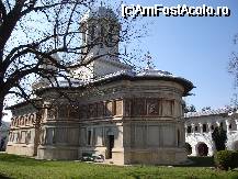 [P19] Biserica mănăstirii Căldăruşani, văzută dinspre est » foto by Costi
 - 
<span class="allrVoted glyphicon glyphicon-heart hidden" id="av44689"></span>
<a class="m-l-10 hidden" id="sv44689" onclick="voting_Foto_DelVot(,44689,9639)" role="button">șterge vot <span class="glyphicon glyphicon-remove"></span></a>
<a id="v944689" class=" c-red"  onclick="voting_Foto_SetVot(44689)" role="button"><span class="glyphicon glyphicon-heart-empty"></span> <b>LIKE</b> = Votează poza</a> <img class="hidden"  id="f44689W9" src="/imagini/loader.gif" border="0" /><span class="AjErrMes hidden" id="e44689ErM"></span>