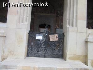 [P02] Biserica Sf. Dimitrie , anunţ că slujbele se ţin în paraclis » foto by Michi
 - 
<span class="allrVoted glyphicon glyphicon-heart hidden" id="av1341728"></span>
<a class="m-l-10 hidden" id="sv1341728" onclick="voting_Foto_DelVot(,1341728,9639)" role="button">șterge vot <span class="glyphicon glyphicon-remove"></span></a>
<a id="v91341728" class=" c-red"  onclick="voting_Foto_SetVot(1341728)" role="button"><span class="glyphicon glyphicon-heart-empty"></span> <b>LIKE</b> = Votează poza</a> <img class="hidden"  id="f1341728W9" src="/imagini/loader.gif" border="0" /><span class="AjErrMes hidden" id="e1341728ErM"></span>