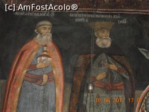 [P12] pictură din pridvorul mănăstirii Polovragi » foto by zlatna
 - 
<span class="allrVoted glyphicon glyphicon-heart hidden" id="av880329"></span>
<a class="m-l-10 hidden" id="sv880329" onclick="voting_Foto_DelVot(,880329,9640)" role="button">șterge vot <span class="glyphicon glyphicon-remove"></span></a>
<a id="v9880329" class=" c-red"  onclick="voting_Foto_SetVot(880329)" role="button"><span class="glyphicon glyphicon-heart-empty"></span> <b>LIKE</b> = Votează poza</a> <img class="hidden"  id="f880329W9" src="/imagini/loader.gif" border="0" /><span class="AjErrMes hidden" id="e880329ErM"></span>