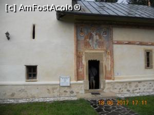 [P18] intrarea în biserica Bolnița Sf. Nicolae » foto by zlatna
 - 
<span class="allrVoted glyphicon glyphicon-heart hidden" id="av880338"></span>
<a class="m-l-10 hidden" id="sv880338" onclick="voting_Foto_DelVot(,880338,9640)" role="button">șterge vot <span class="glyphicon glyphicon-remove"></span></a>
<a id="v9880338" class=" c-red"  onclick="voting_Foto_SetVot(880338)" role="button"><span class="glyphicon glyphicon-heart-empty"></span> <b>LIKE</b> = Votează poza</a> <img class="hidden"  id="f880338W9" src="/imagini/loader.gif" border="0" /><span class="AjErrMes hidden" id="e880338ErM"></span>
