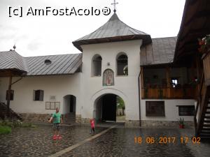 [P08] turnul clopotniță văzut din curtea bisericii » foto by zlatna
 - 
<span class="allrVoted glyphicon glyphicon-heart hidden" id="av880322"></span>
<a class="m-l-10 hidden" id="sv880322" onclick="voting_Foto_DelVot(,880322,9640)" role="button">șterge vot <span class="glyphicon glyphicon-remove"></span></a>
<a id="v9880322" class=" c-red"  onclick="voting_Foto_SetVot(880322)" role="button"><span class="glyphicon glyphicon-heart-empty"></span> <b>LIKE</b> = Votează poza</a> <img class="hidden"  id="f880322W9" src="/imagini/loader.gif" border="0" /><span class="AjErrMes hidden" id="e880322ErM"></span>